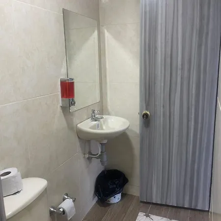 Room Cerca Al Aeropuerto Bogotá Exterior photo
