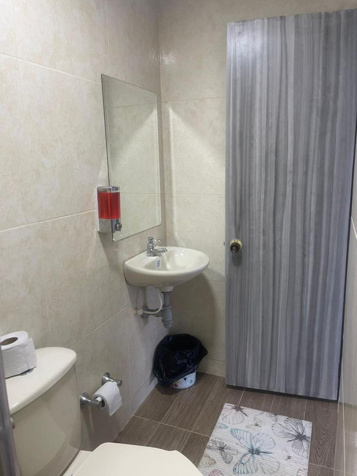 Cerca Al Aeropuerto 民宿 Bogotá